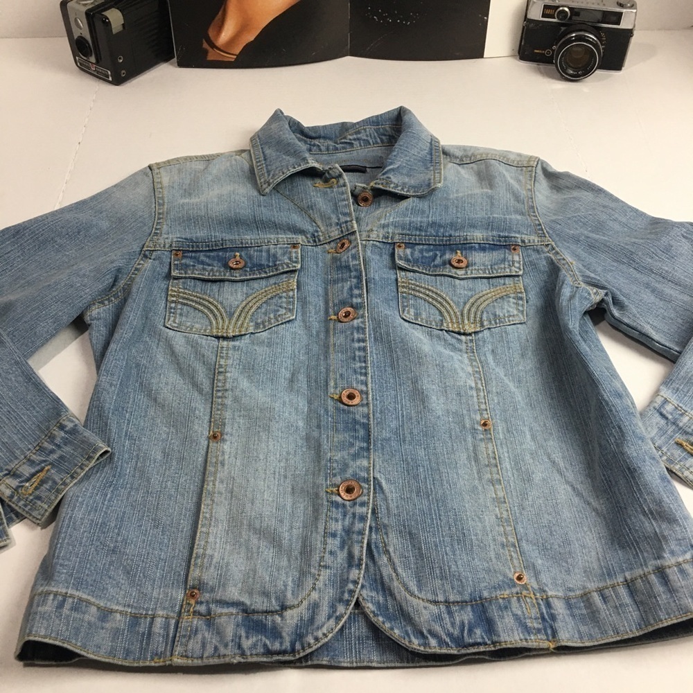 Sunfaded Denim Jacket | Relaxed Cropped Fit · Western Stitch · Butter Soft - Picture 4 of 13